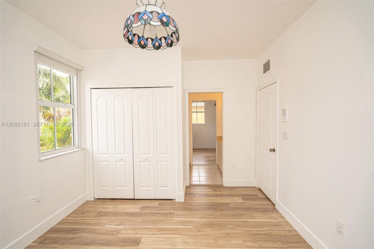 7670 NW 113th Path, Doral, FL 33178 Photo