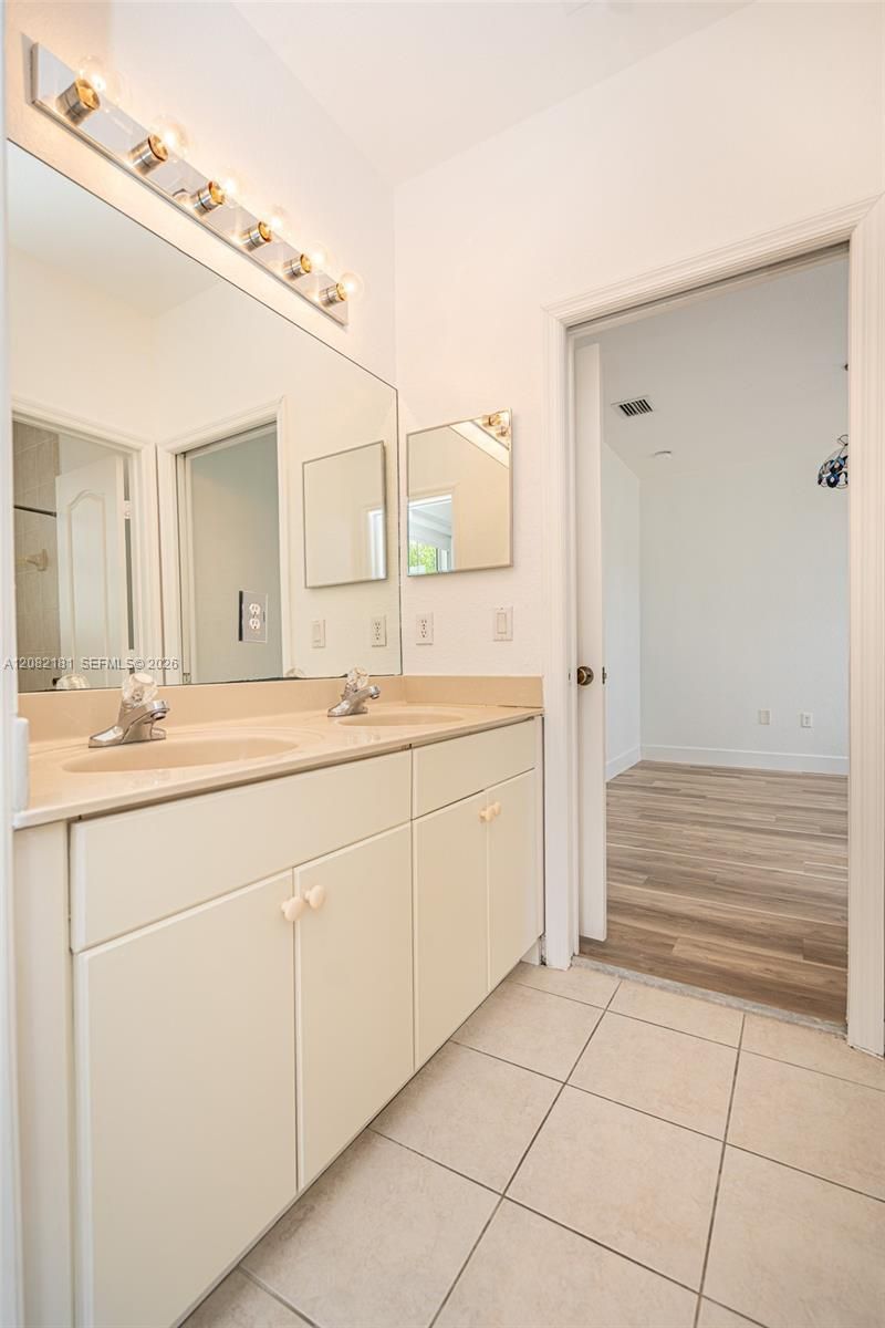 7670 NW 113th Path, Doral, FL 33178 Photo