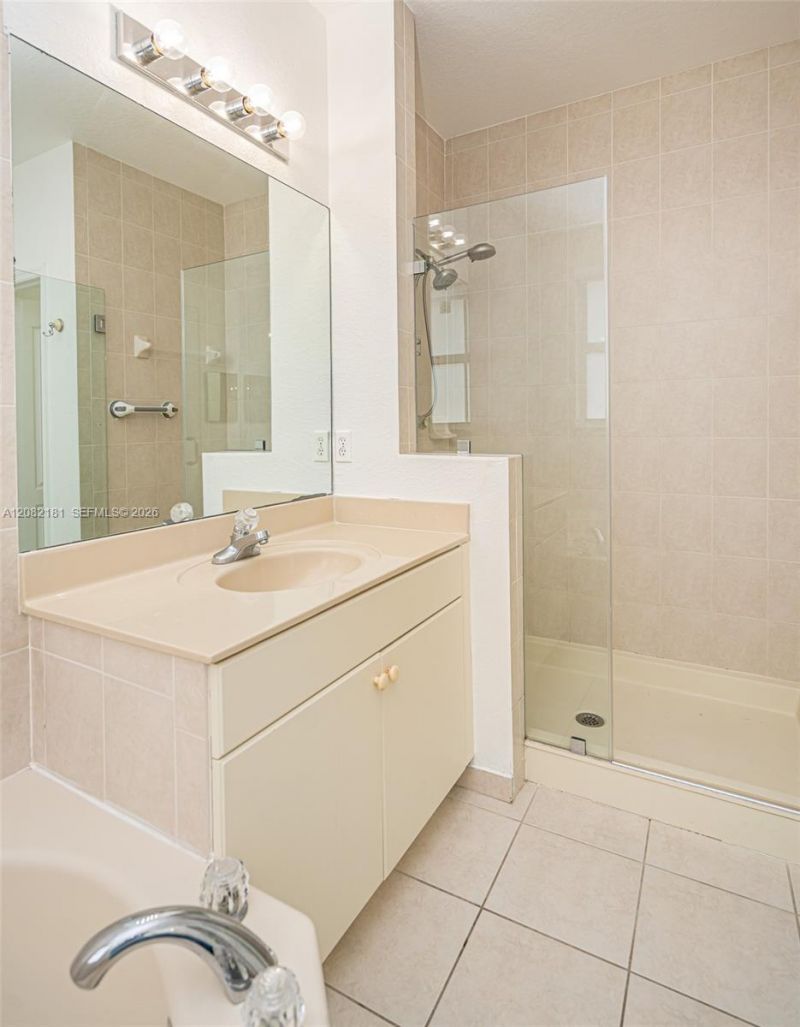 7670 NW 113th Path, Doral, FL 33178 Photo