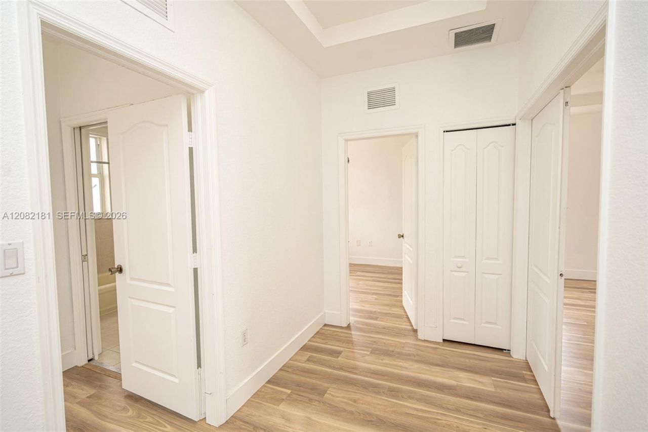 7670 NW 113th Path, Doral, FL 33178 Photo