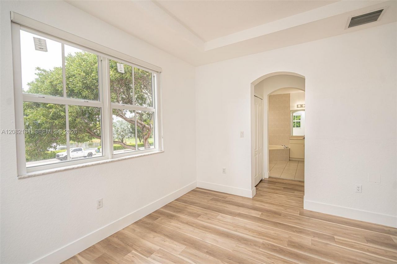 7670 NW 113th Path, Doral, FL 33178 Photo