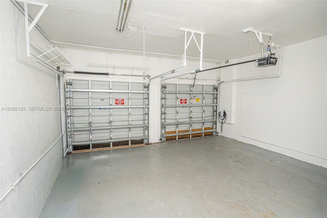 7670 NW 113th Path, Doral, FL 33178 Photo