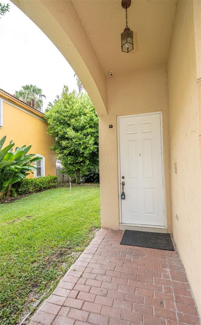7670 NW 113th Path, Doral, FL 33178 Photo