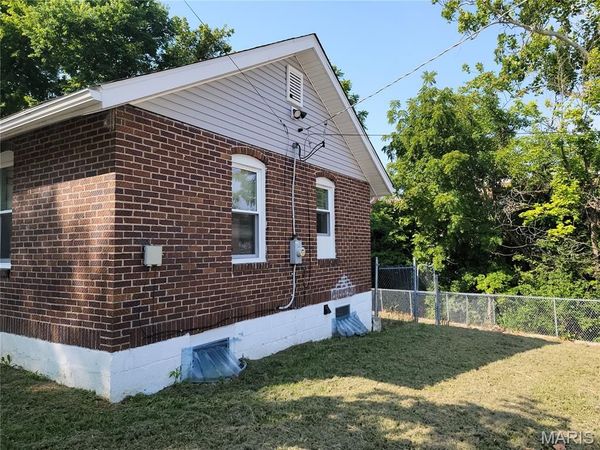 203 Saint Louis Avenue , St Louis, MO 63135