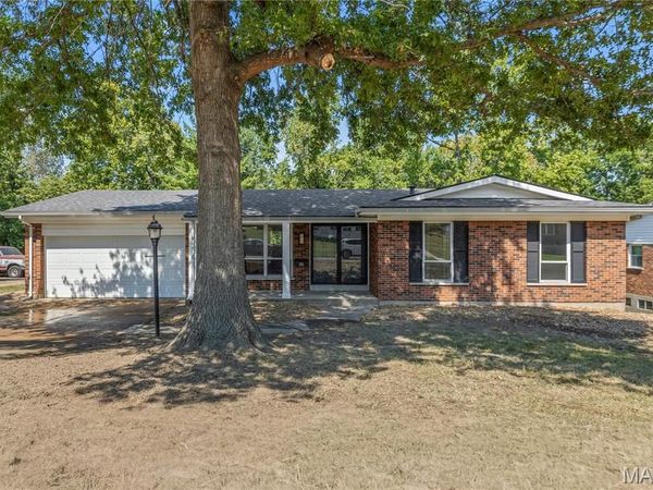 3705 Seville Drive , Florissant, MO 63033