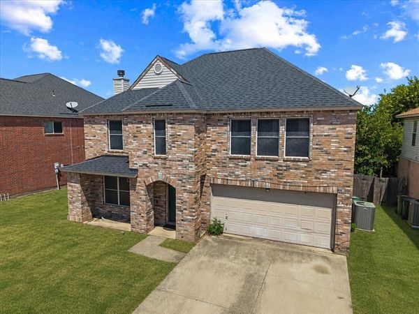 7207 Port Phillip Drive, Arlington, TX 76002