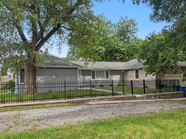 8501 Oak Avenue , Gary, IN 46403