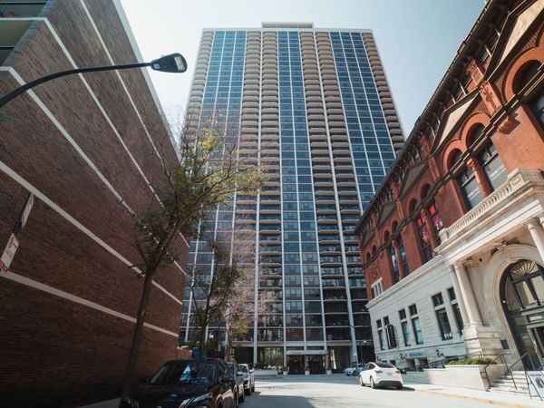 1560 N Sandburg Terrace , Unit 1506, Chicago, IL 60610