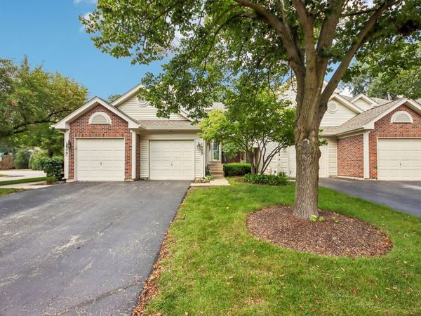 1052 Woodhill Court , Elgin, IL 60120