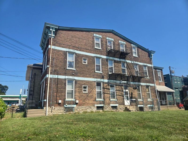 2962 Burlington Place, Cincinnati, OH 45225 Photo 2