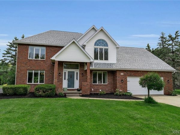 19 Braunview Way , Orchard Park, NY 14127