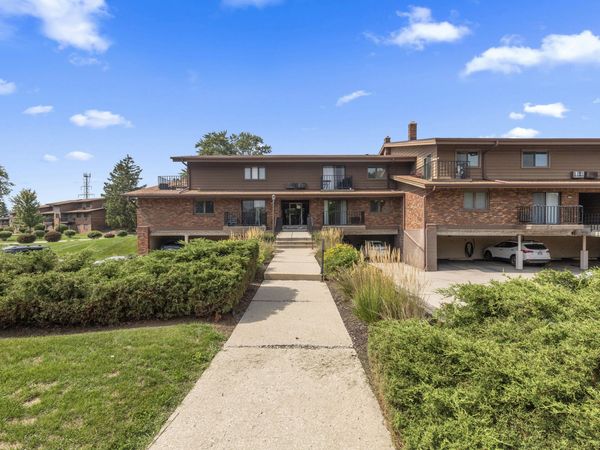 4035 S 84th St, Unit 1, Greenfield, WI 53228
