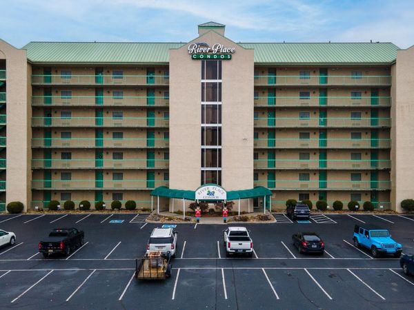 3215 N River Rd , Unit 503, Pigeon Forge, TN 37863