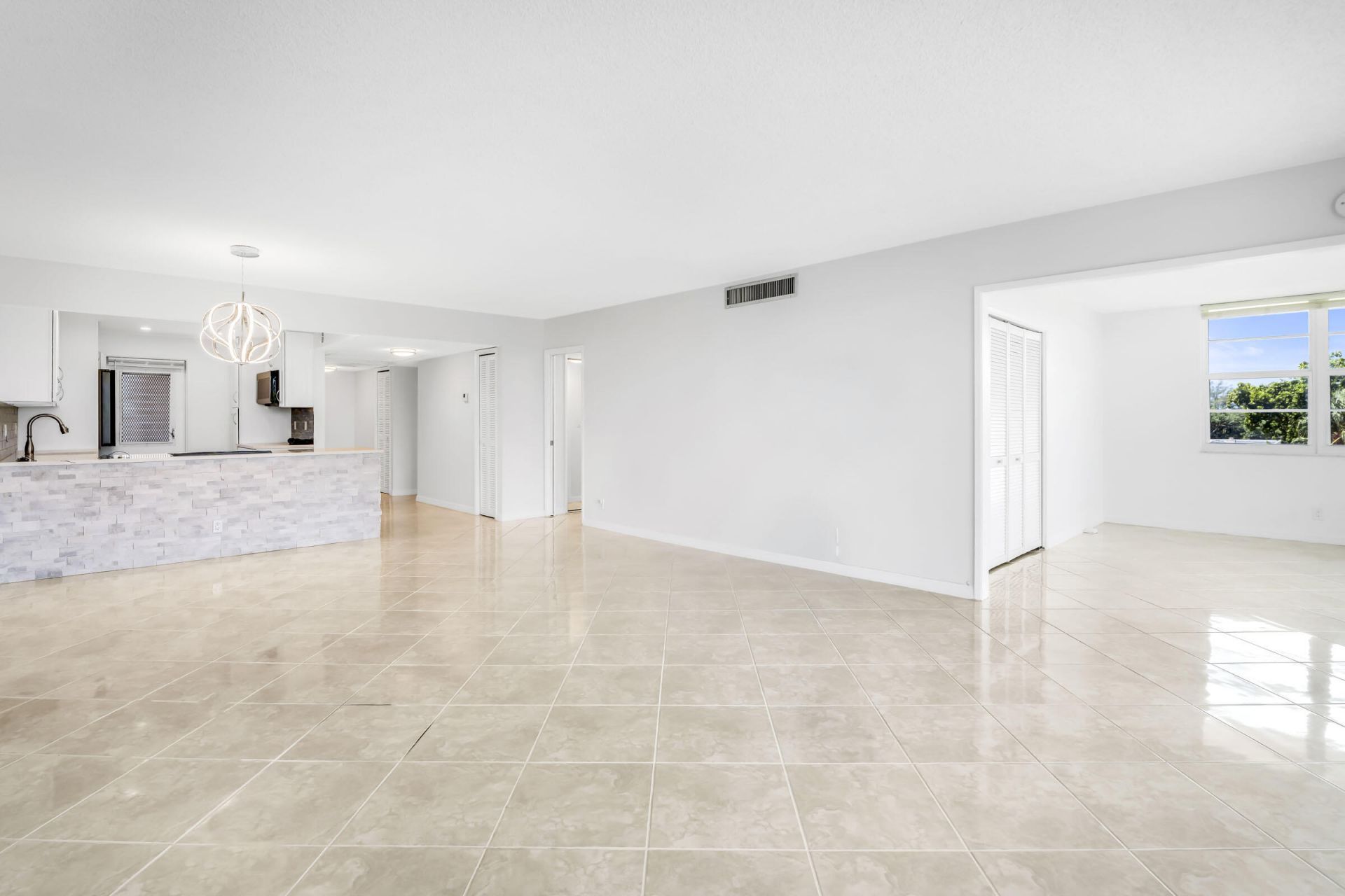 2651 S Palm Aire Drive, Unit 410, Pompano Beach, FL 33069 Photo