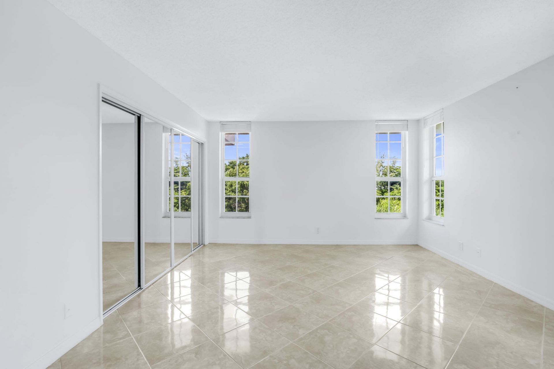2651 S Palm Aire Drive, Unit 410, Pompano Beach, FL 33069 Photo