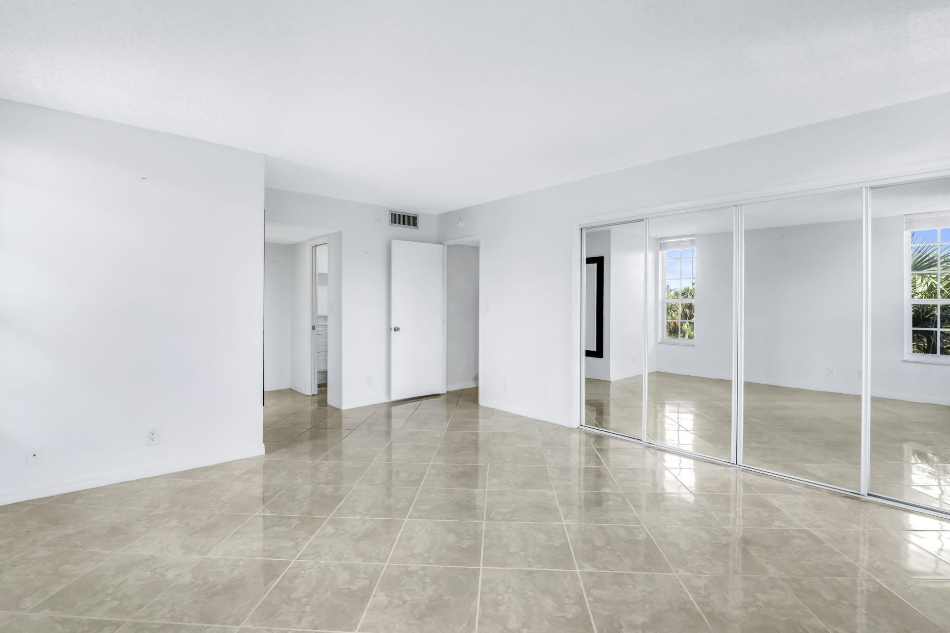 2651 S Palm Aire Drive, Unit 410, Pompano Beach, FL 33069 Photo