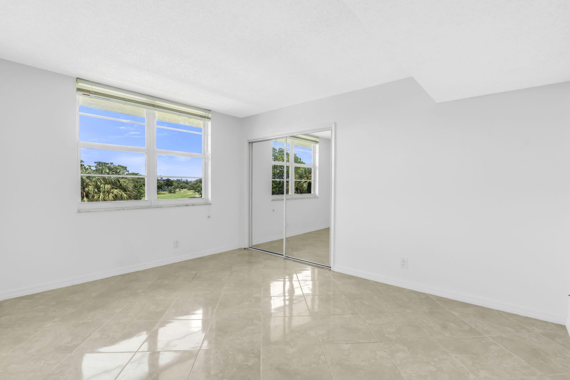 2651 S Palm Aire Drive, Unit 410, Pompano Beach, FL 33069 Photo