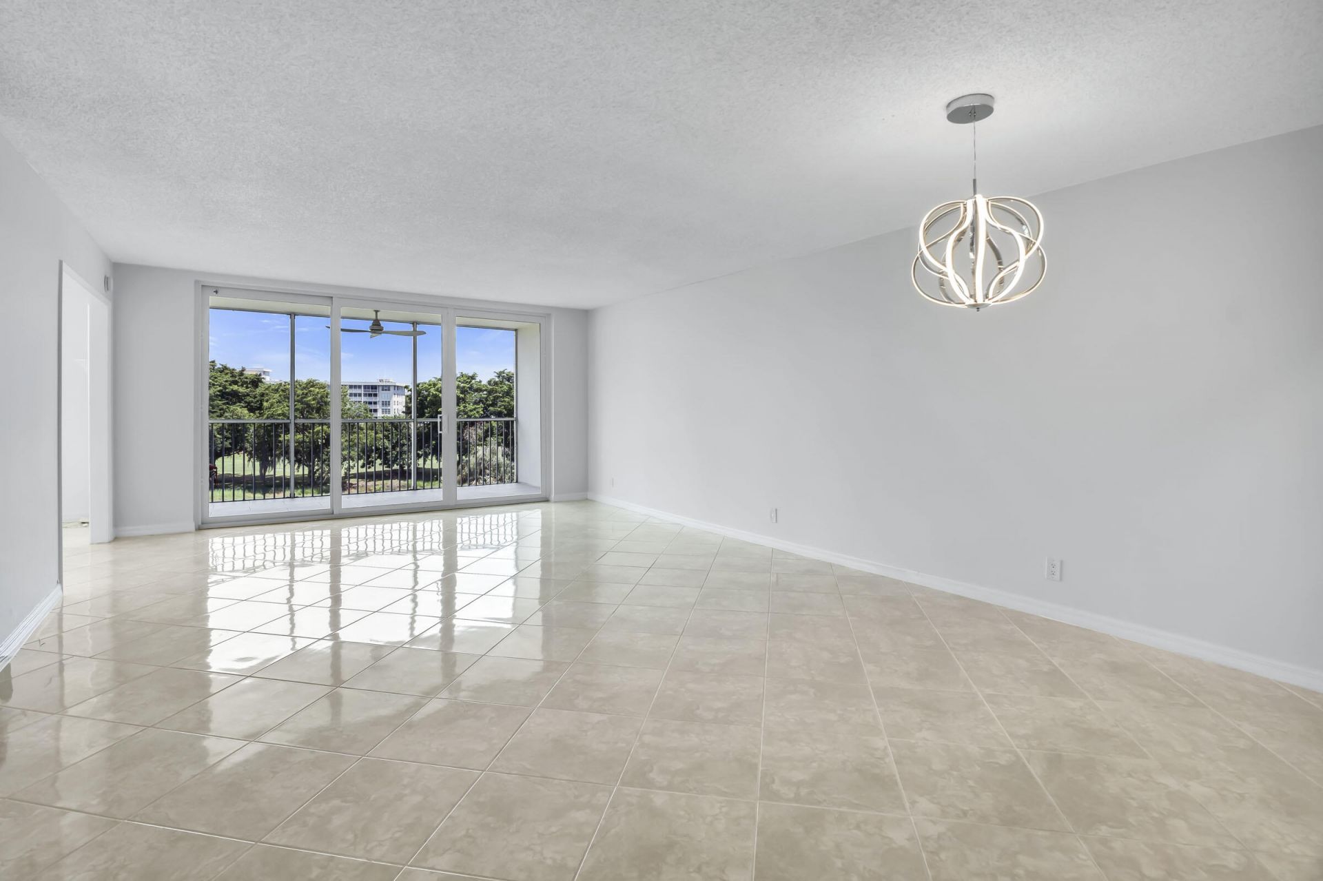 2651 S Palm Aire Drive, Unit 410, Pompano Beach, FL 33069 Photo
