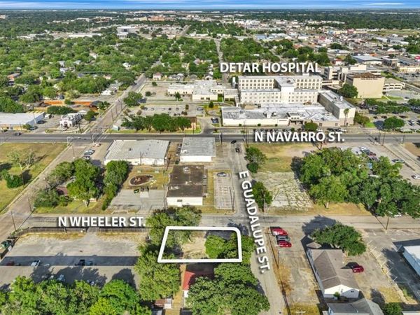308 E Guadalupe Street , Victoria, TX 77901