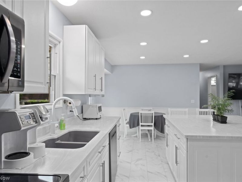 10461 Fort Laurens Road NW, Bolivar, OH 44612 Photo 9
