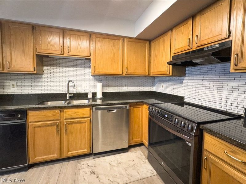 1448 Cedarwood Drive, Unit C1, Westlake, OH 44145 Photo 6