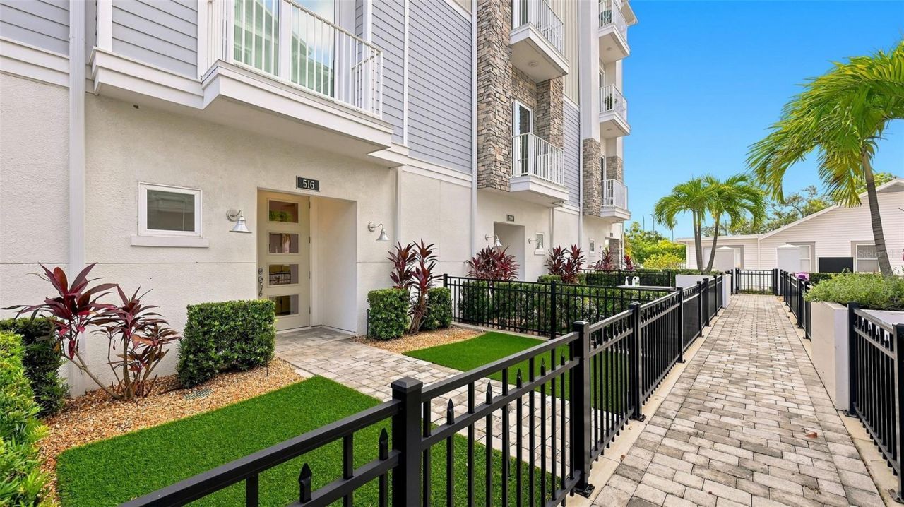 516 Laurel Park Drive, Sarasota, FL 34236 Photo