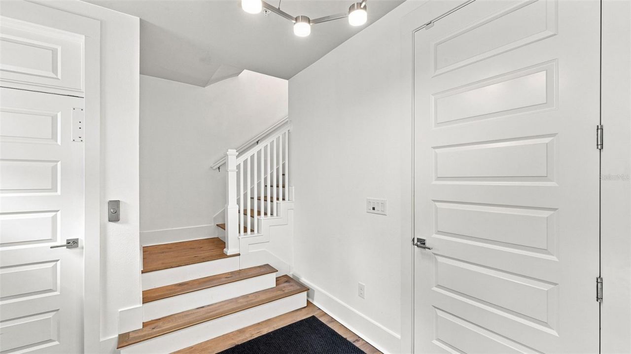 516 Laurel Park Drive, Sarasota, FL 34236 Photo