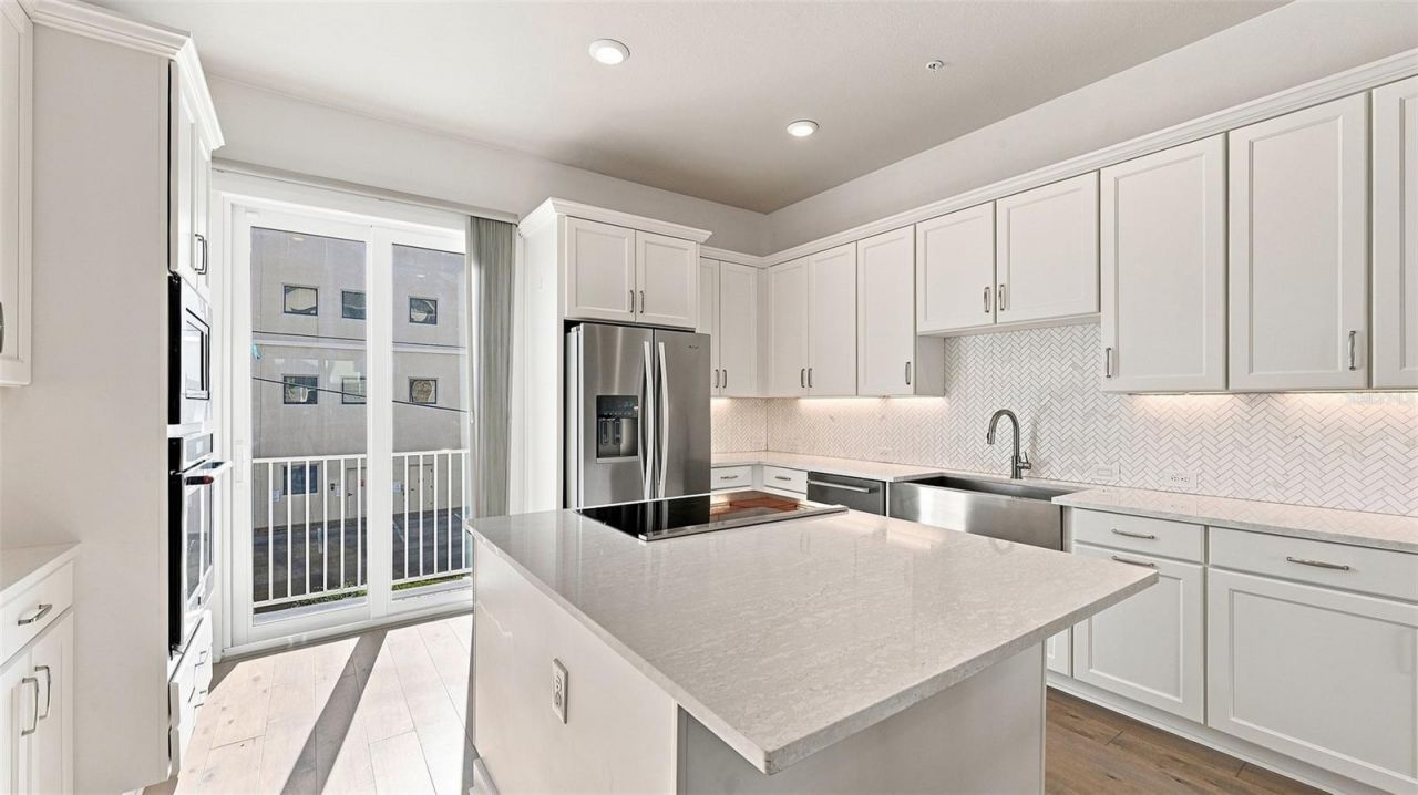 516 Laurel Park Drive, Sarasota, FL 34236 Photo