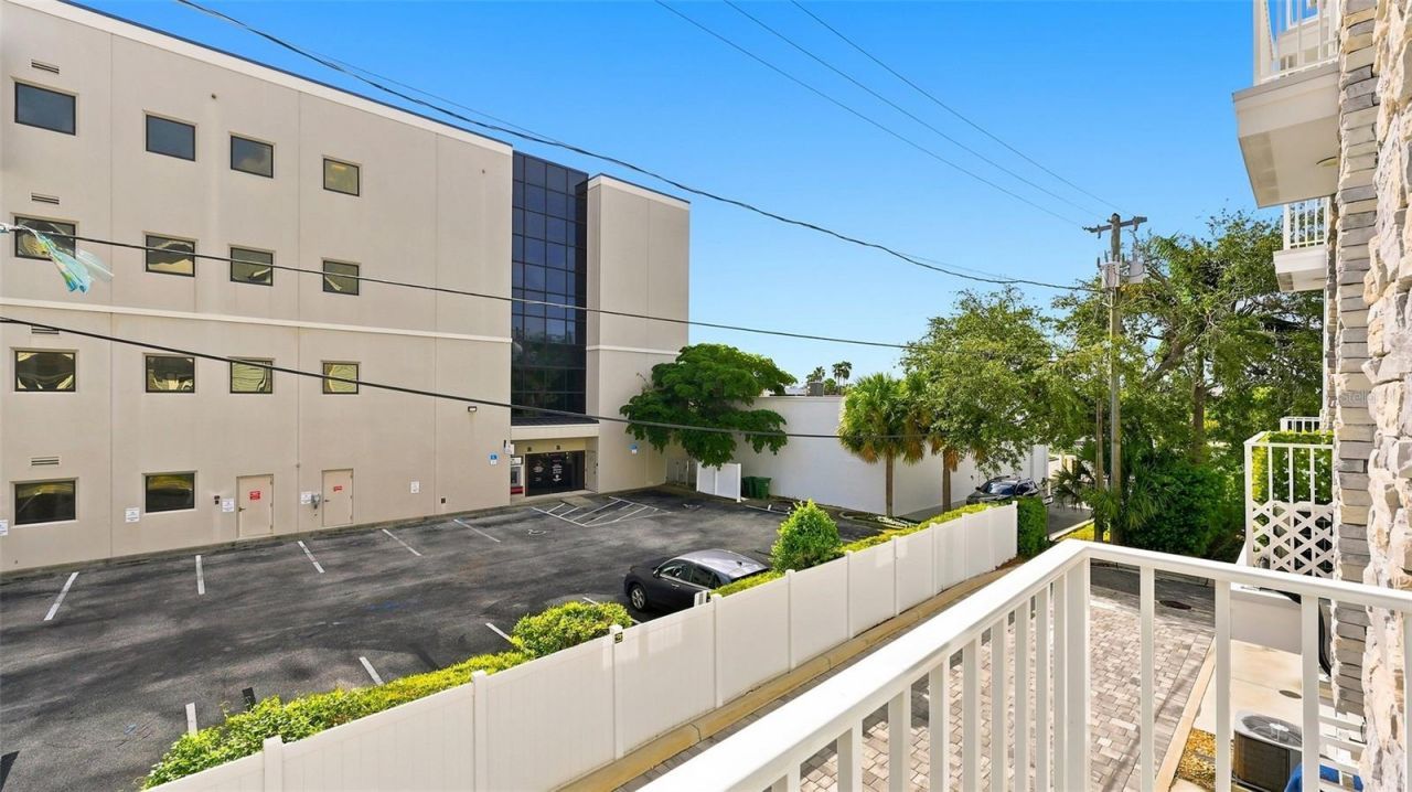 516 Laurel Park Drive, Sarasota, FL 34236 Photo