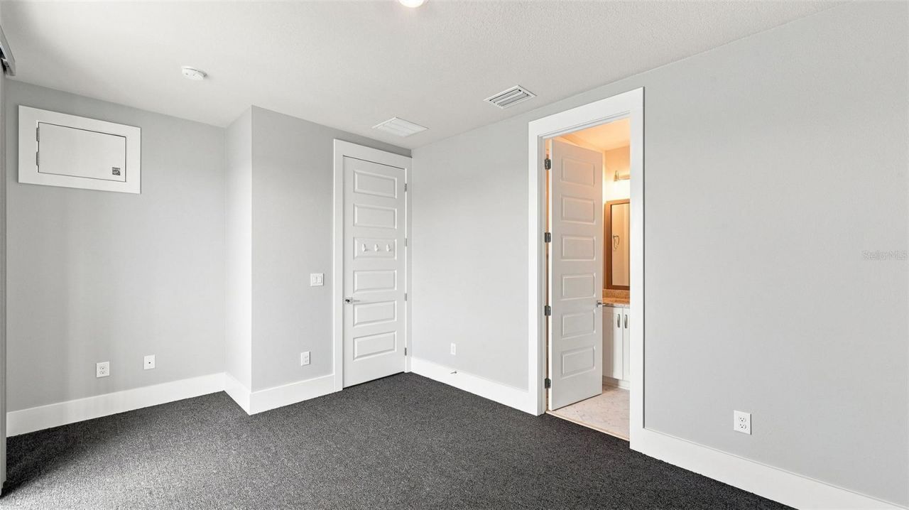 516 Laurel Park Drive, Sarasota, FL 34236 Photo