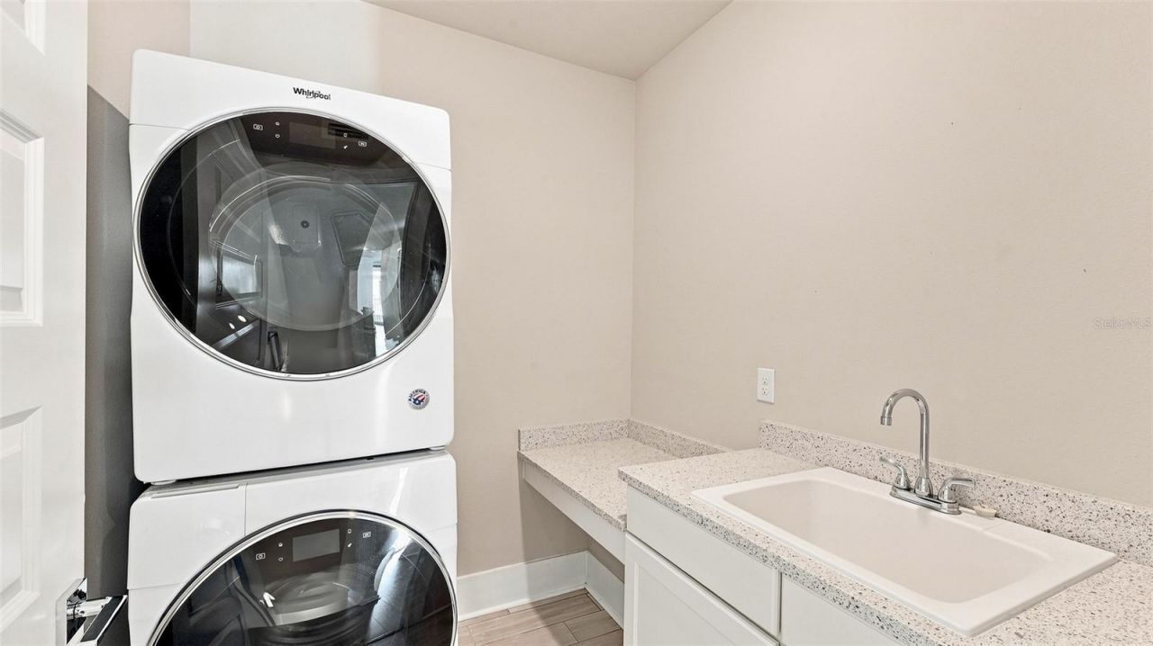 516 Laurel Park Drive, Sarasota, FL 34236 Photo
