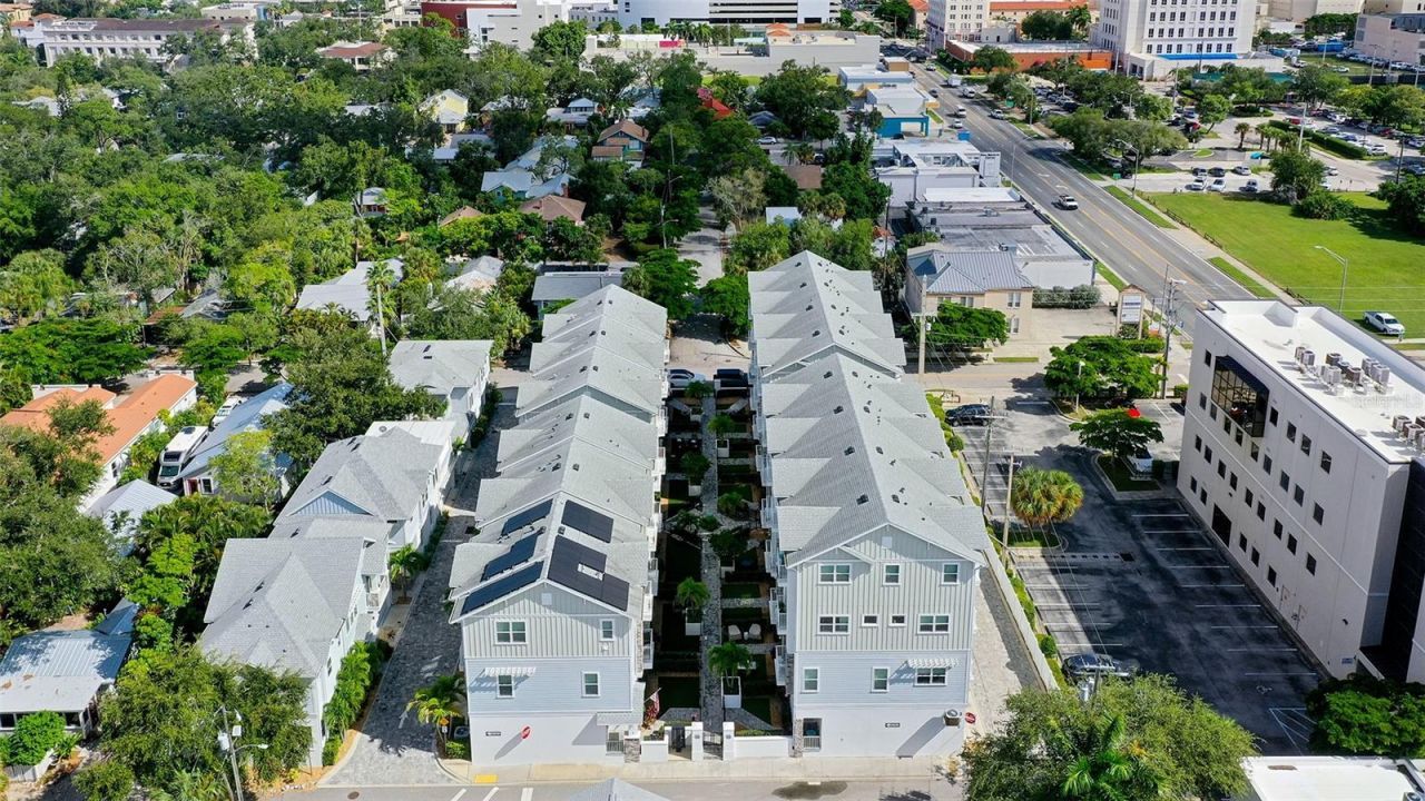 516 Laurel Park Drive, Sarasota, FL 34236 Photo
