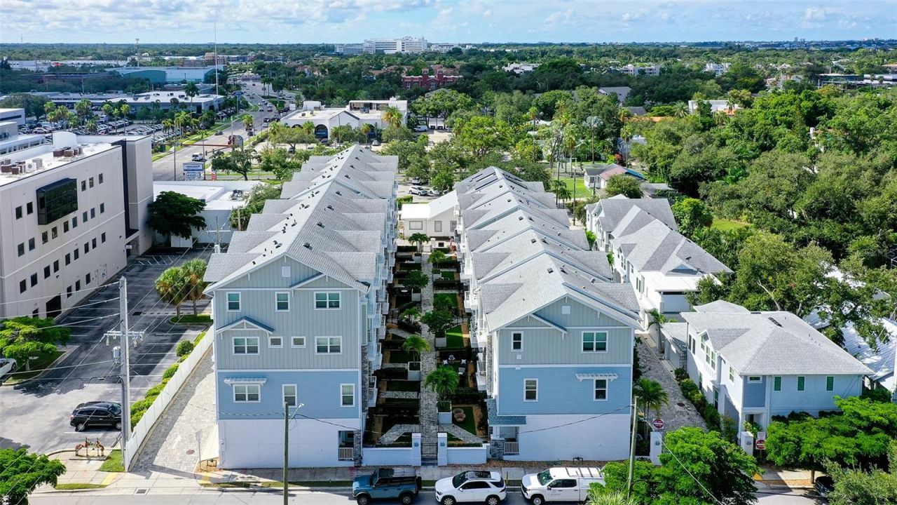 516 Laurel Park Drive, Sarasota, FL 34236 Photo