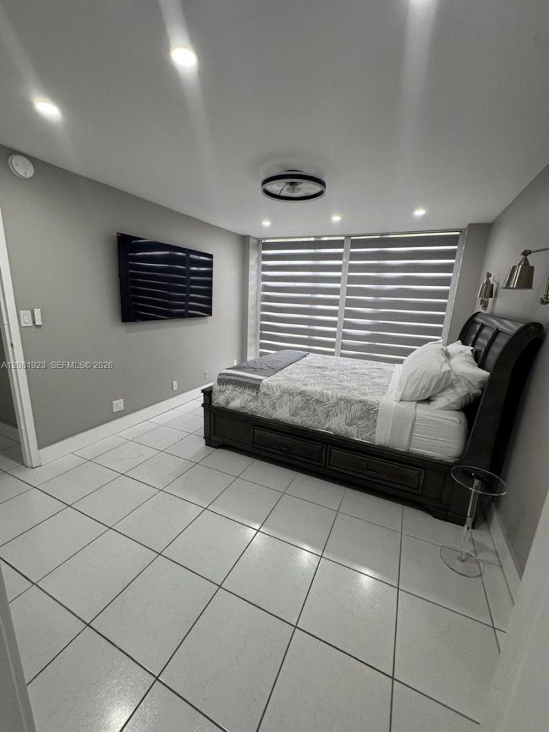17011 N Bay Rd , Unit 106, Sunny Isles Beach, FL 33160 Photo
