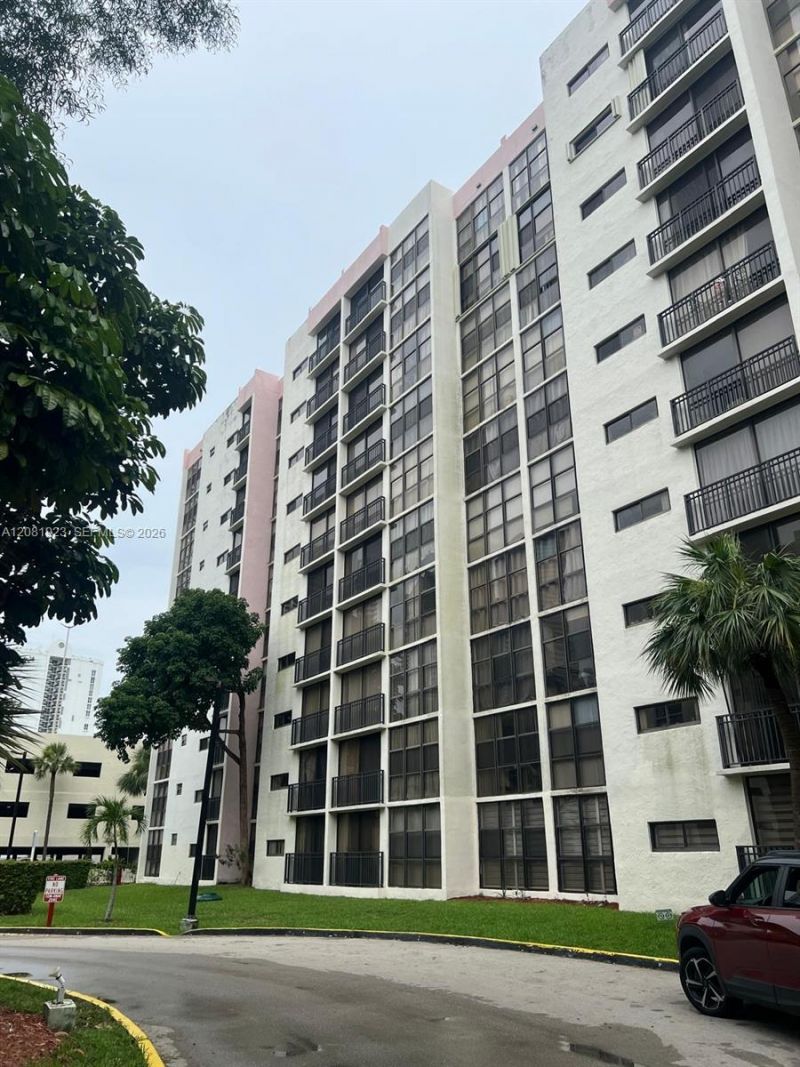 17011 N Bay Rd , Unit 106, Sunny Isles Beach, FL 33160 Photo