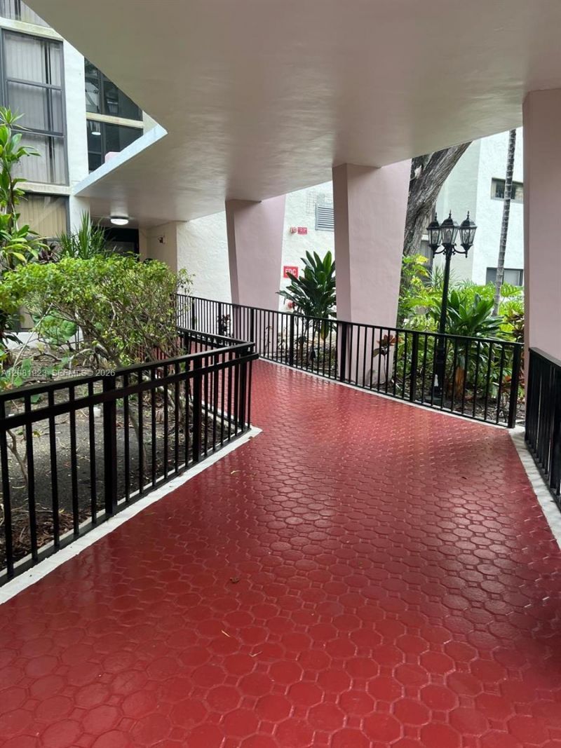 17011 N Bay Rd , Unit 106, Sunny Isles Beach, FL 33160 Photo