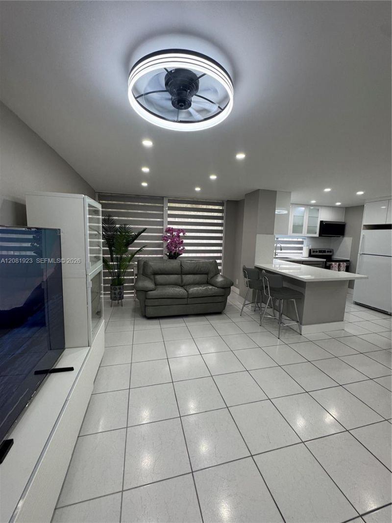 17011 N Bay Rd , Unit 106, Sunny Isles Beach, FL 33160 Photo