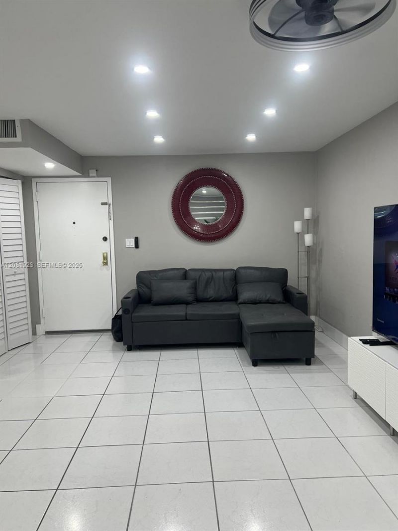 17011 N Bay Rd , Unit 106, Sunny Isles Beach, FL 33160 Photo