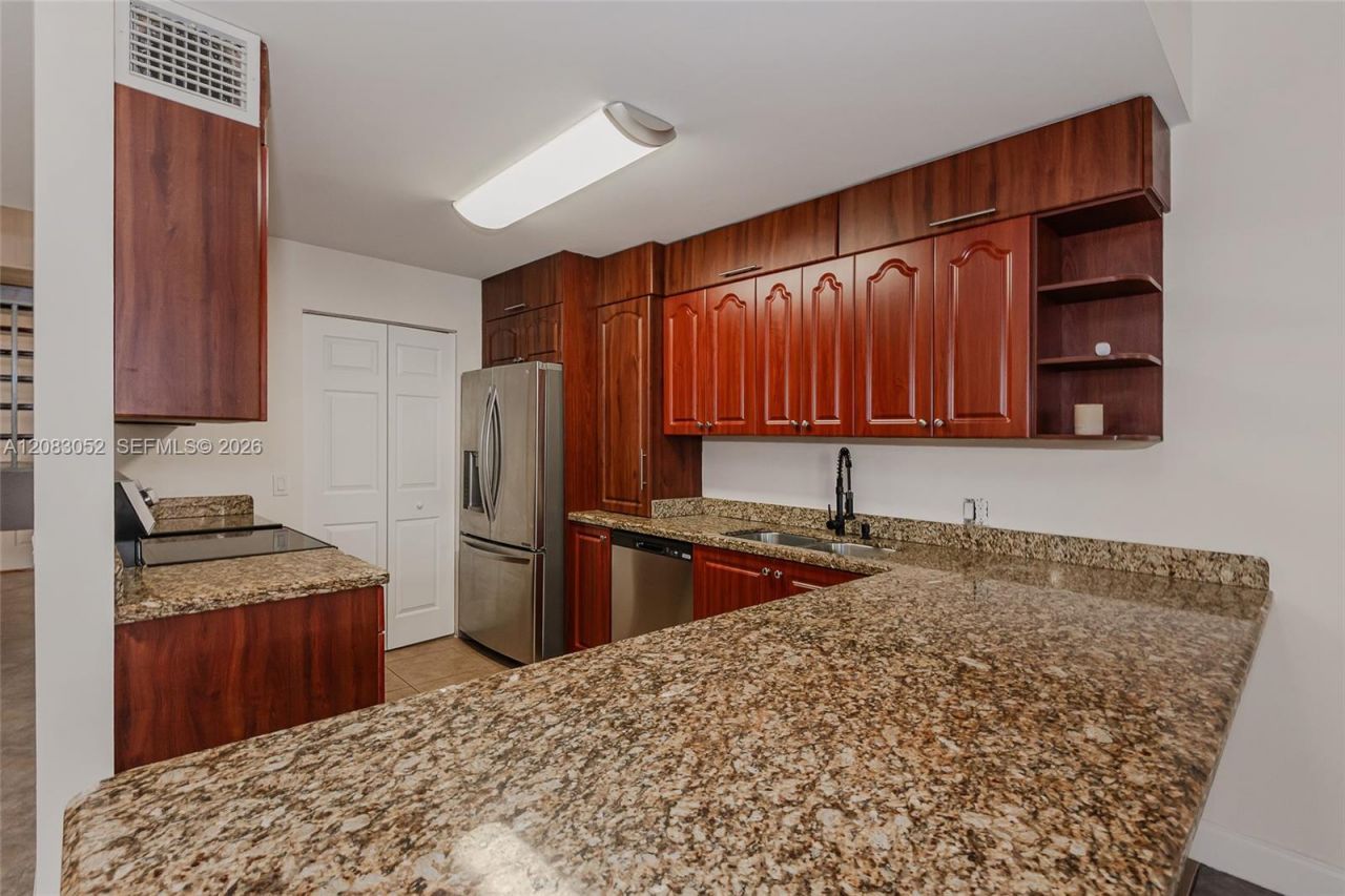 1504 NW 112th Ter, Pembroke Pines, FL 33026 Photo