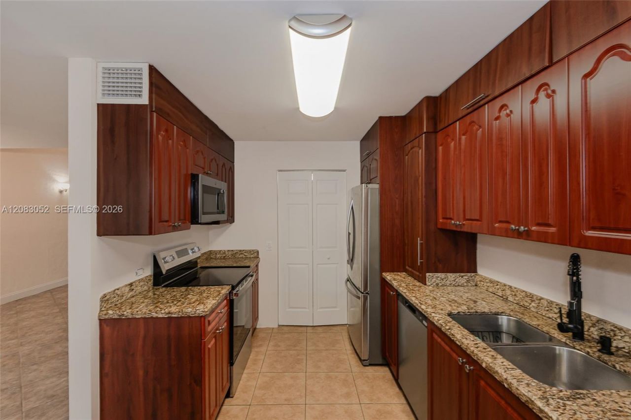 1504 NW 112th Ter, Pembroke Pines, FL 33026 Photo