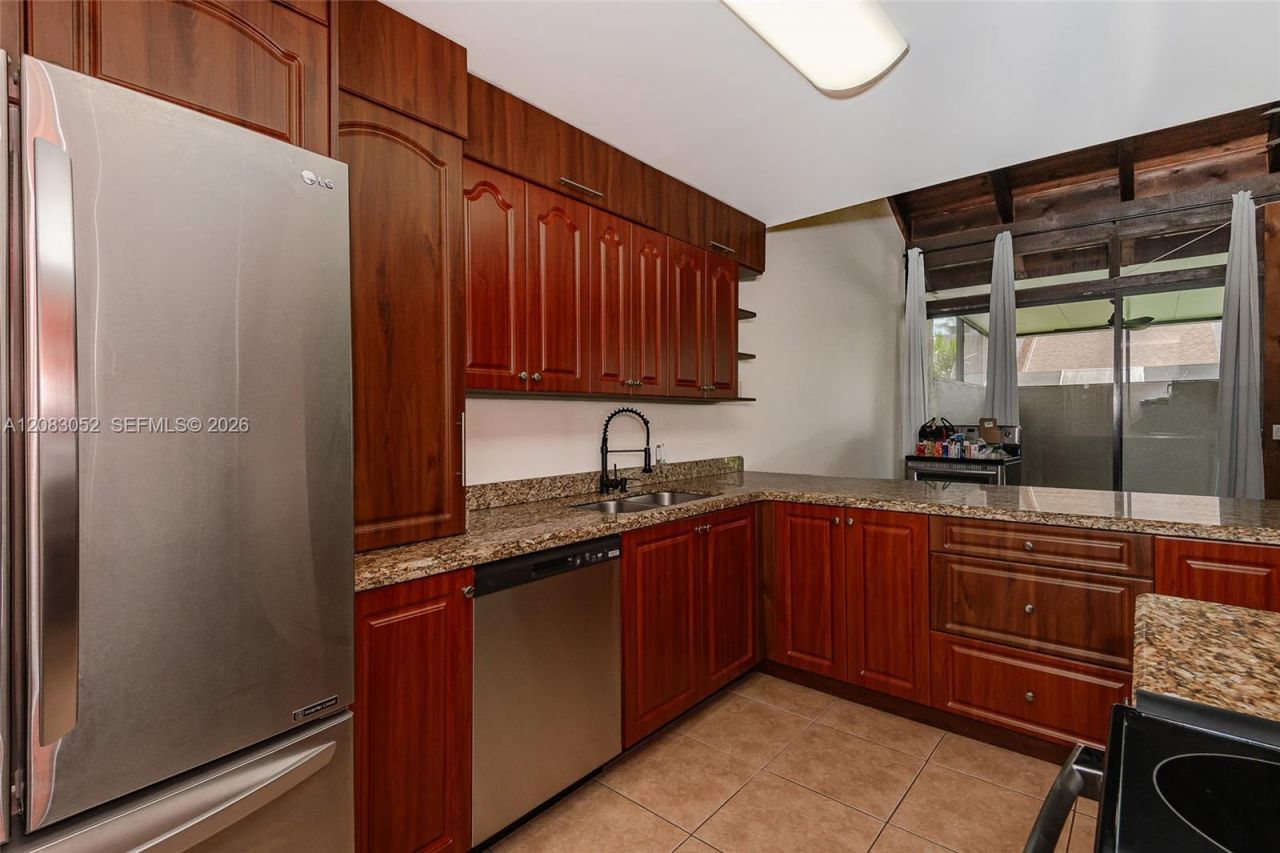 1504 NW 112th Ter, Pembroke Pines, FL 33026 Photo