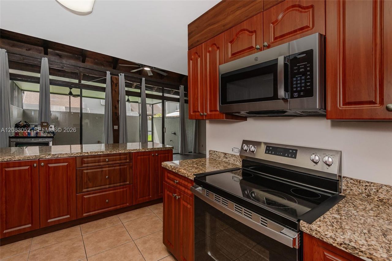 1504 NW 112th Ter, Pembroke Pines, FL 33026 Photo