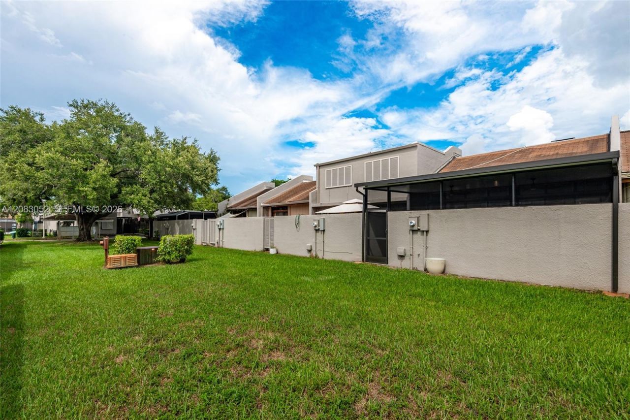 1504 NW 112th Ter, Pembroke Pines, FL 33026 Photo