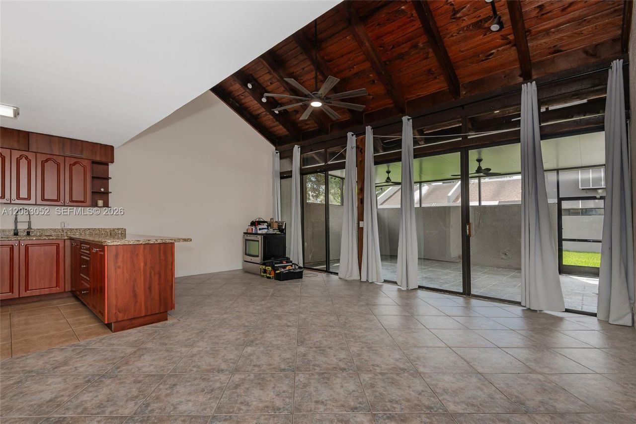 1504 NW 112th Ter, Pembroke Pines, FL 33026 Photo