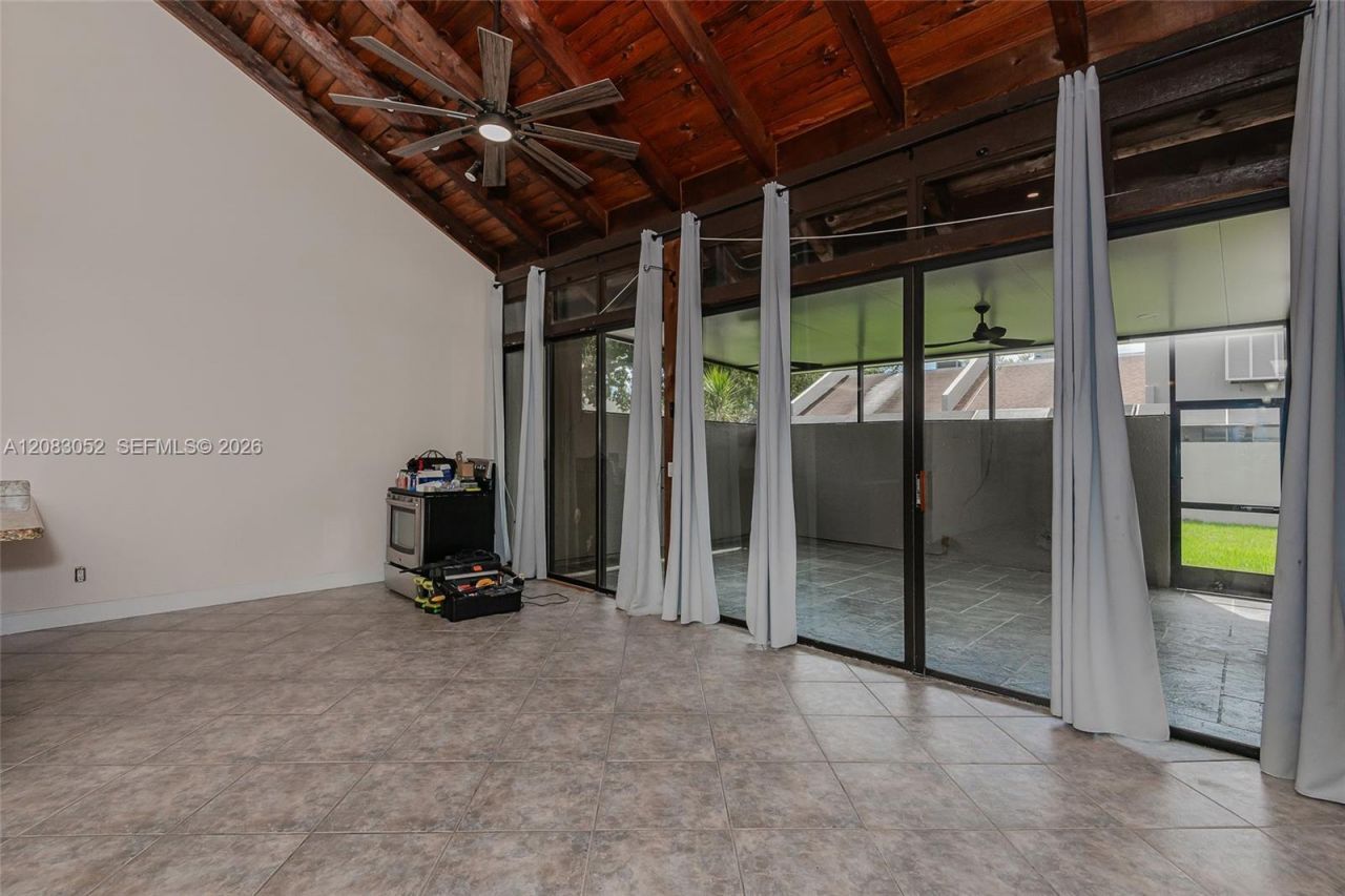 1504 NW 112th Ter, Pembroke Pines, FL 33026 Photo