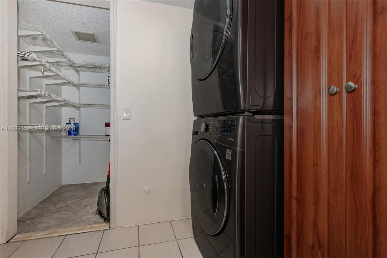 1504 NW 112th Ter, Pembroke Pines, FL 33026 Photo