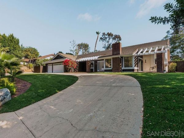 1451 Ventana Dr, Escondido, CA 92029