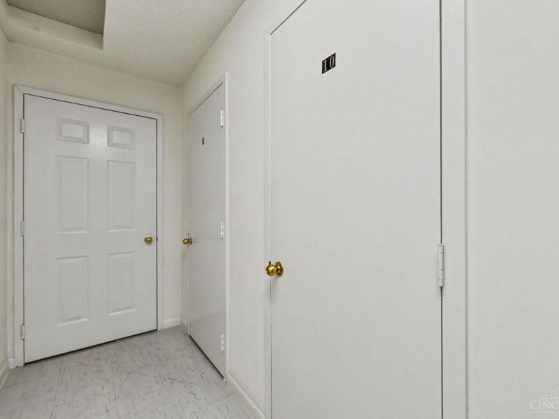 977 Cedar Ridge Drive, Unit 10, Pierce Township, OH 45245 Photo 13
