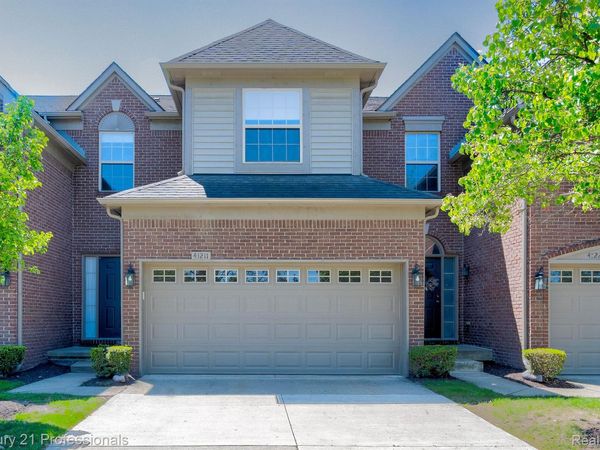 41211 N MAPLEWOOD Drive , Canton Township, Mi 48187