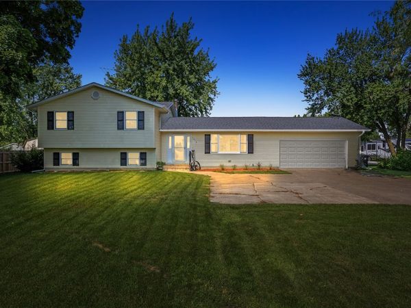 1309 Plum Street , Tipton, IA 52772